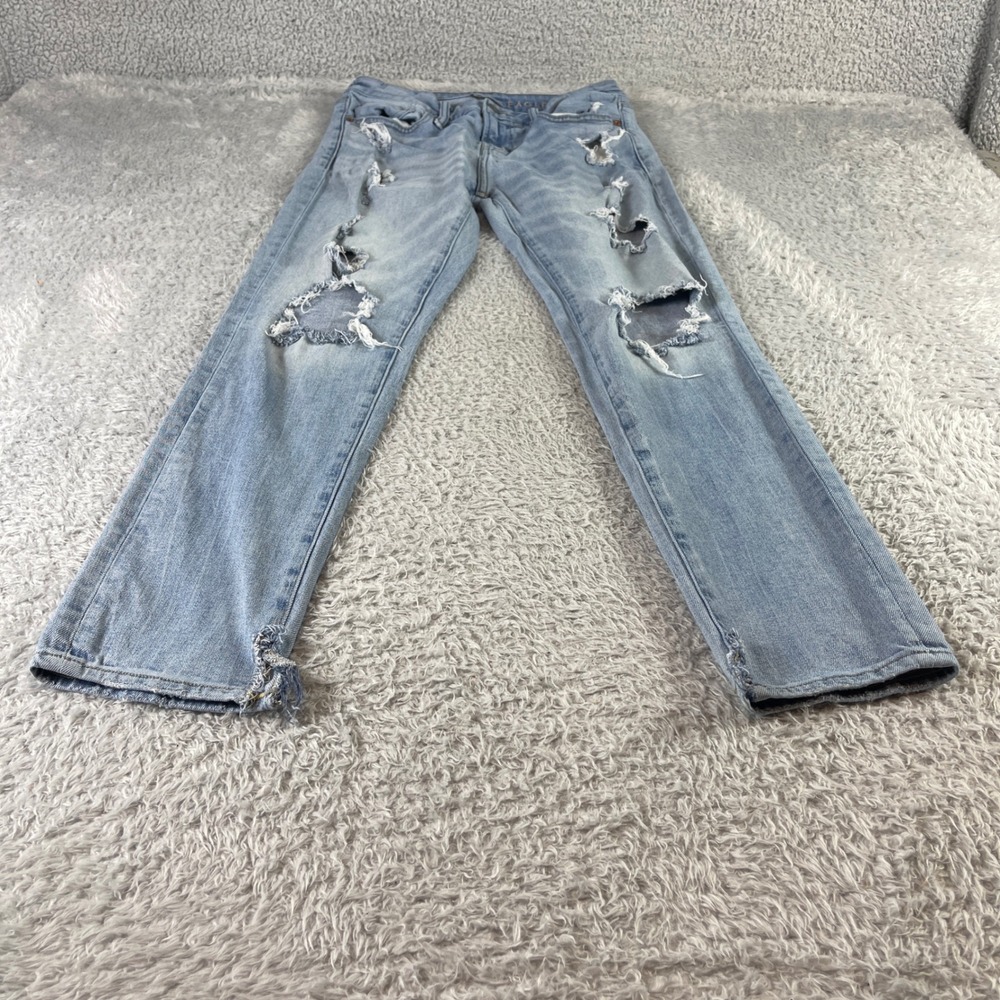 American Eagle Outfitters Distressed Light Wash Denim Jeans Straight Leg Size 30